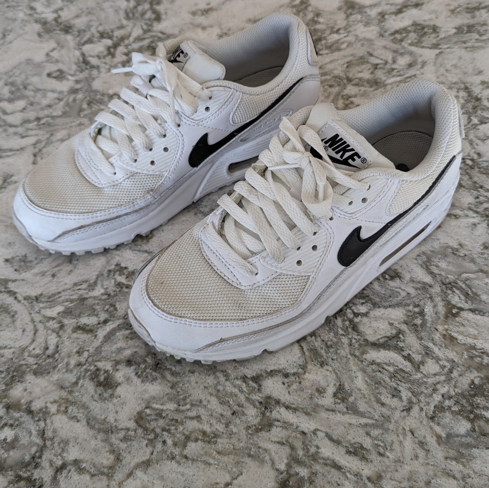 Nike Air Max 90, size 7.5, white with black